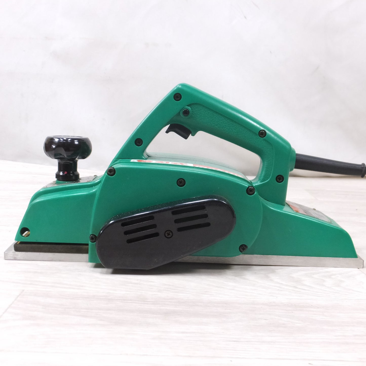 [送料無料] キレイ◆マキタ 110mm 電気 カンナ M192 替刃式 100V かんな 電動 工具◆