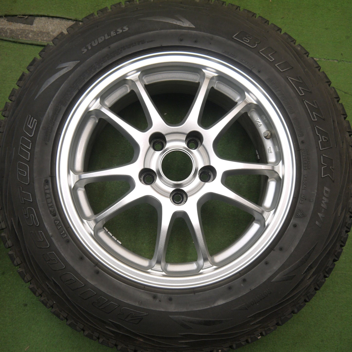 キレイ★スタッドレス 215/70R16 ブリヂストン ブリザック DM-V1 ECO FORME SE-10 16インチ エコフォルム PCD114.3/5H★5071604Hス