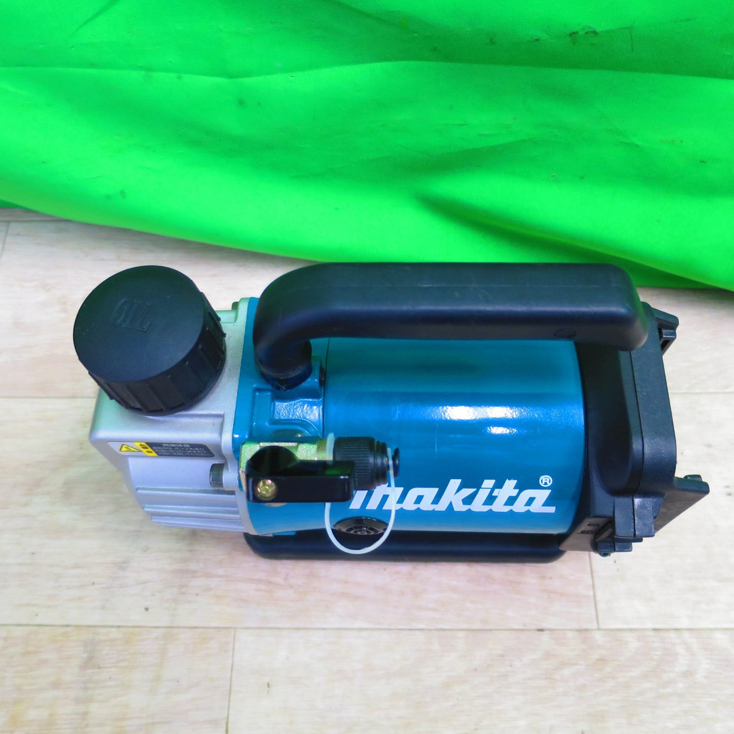 [送料無料] キレイ☆マキタ 充電式 真空 ポンプ VP180D 電動 工具 makita☆