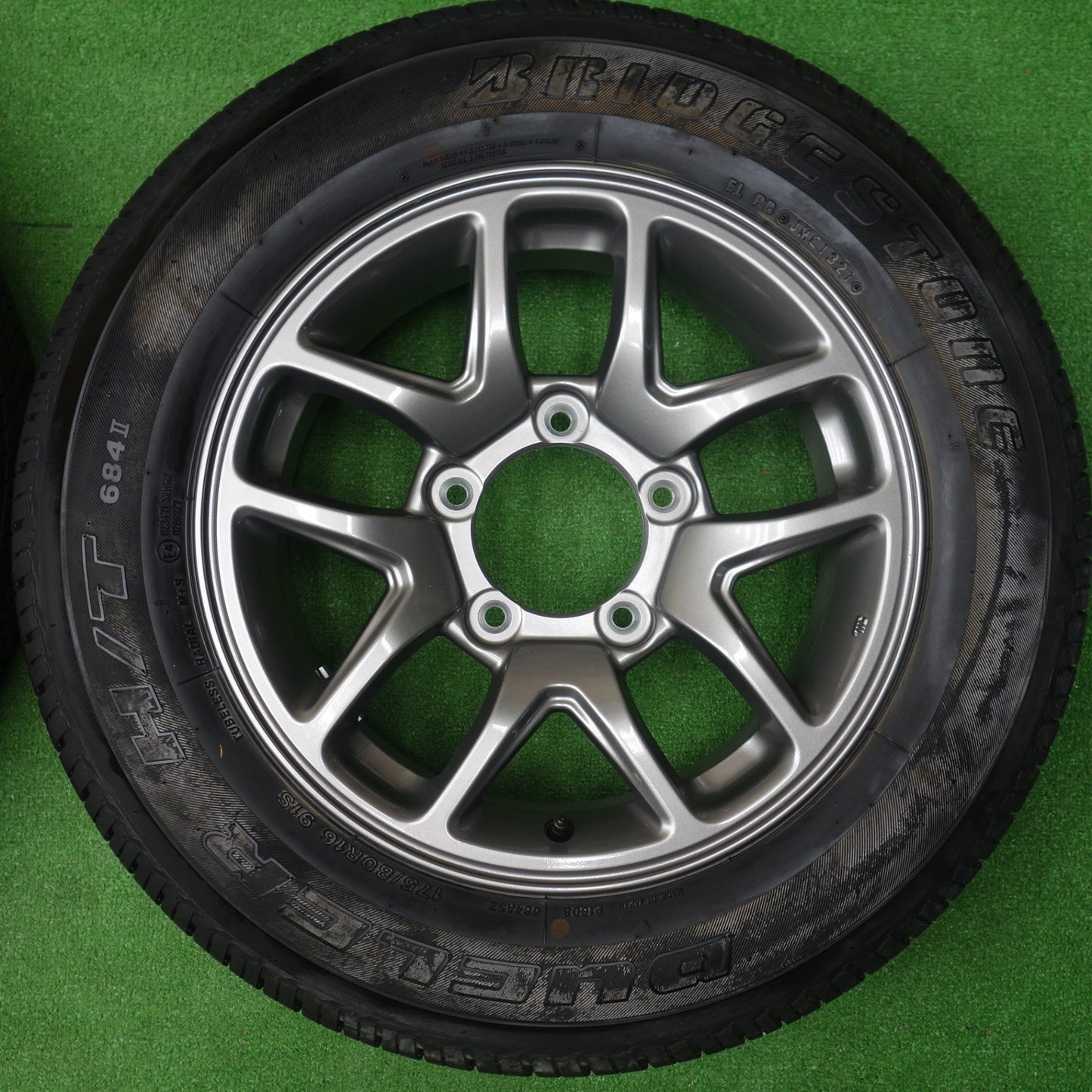 バリ溝！キレイ！9.5分◎スズキ JB64 W ジムニー 純正 175/80R16 ブリヂストン デューラー H/T 684Ⅱ DUELER 16インチ PCD139.7/5H◎6080302KTノ