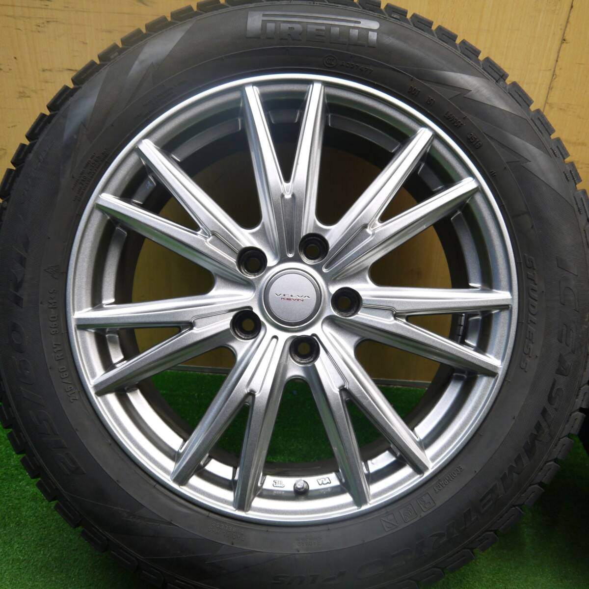 バリ溝！キレイ！8.5分★スタッドレス 215/60R17 ピレリ アイスアシンメトリコ プラス VELVA KEVIN ヴェルヴァ 17インチ PCD114.3/5H★5032403Hス