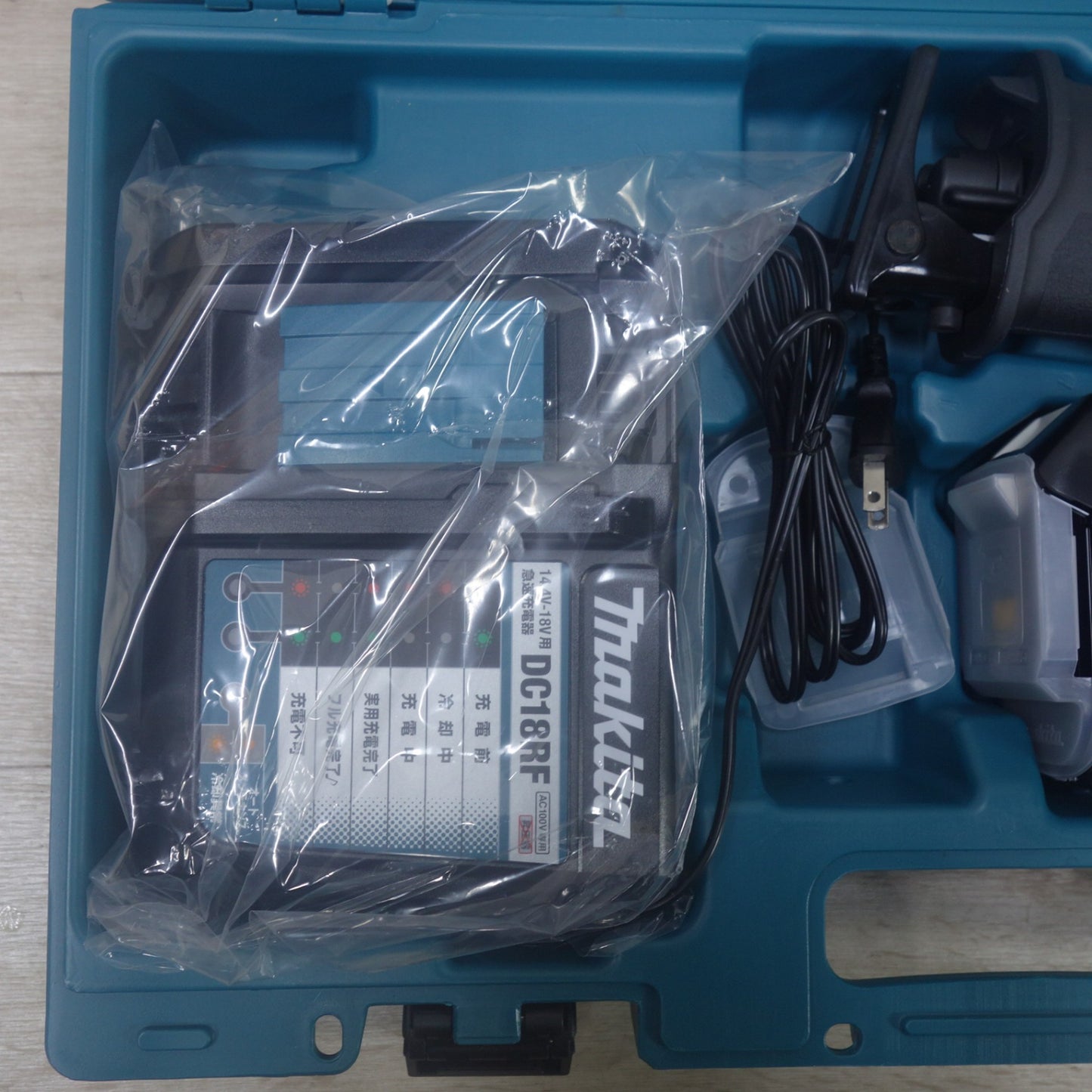 [送料無料] 未使用！バッテリー2個◆マキタ 充電式 レシプロソー JR188DRGX 電動 工具 切断機 セーバーソー セーバソー makita◆