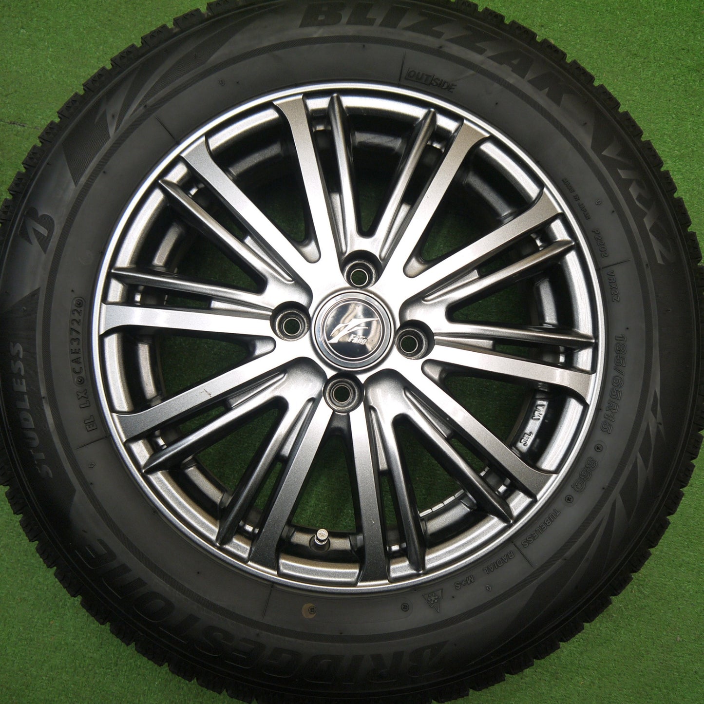 キレイ！22年★スタッドレス 185/65R15 ブリヂストン ブリザック VRX2 Fang ファング 15インチ PCD100/4H★5112605Hス