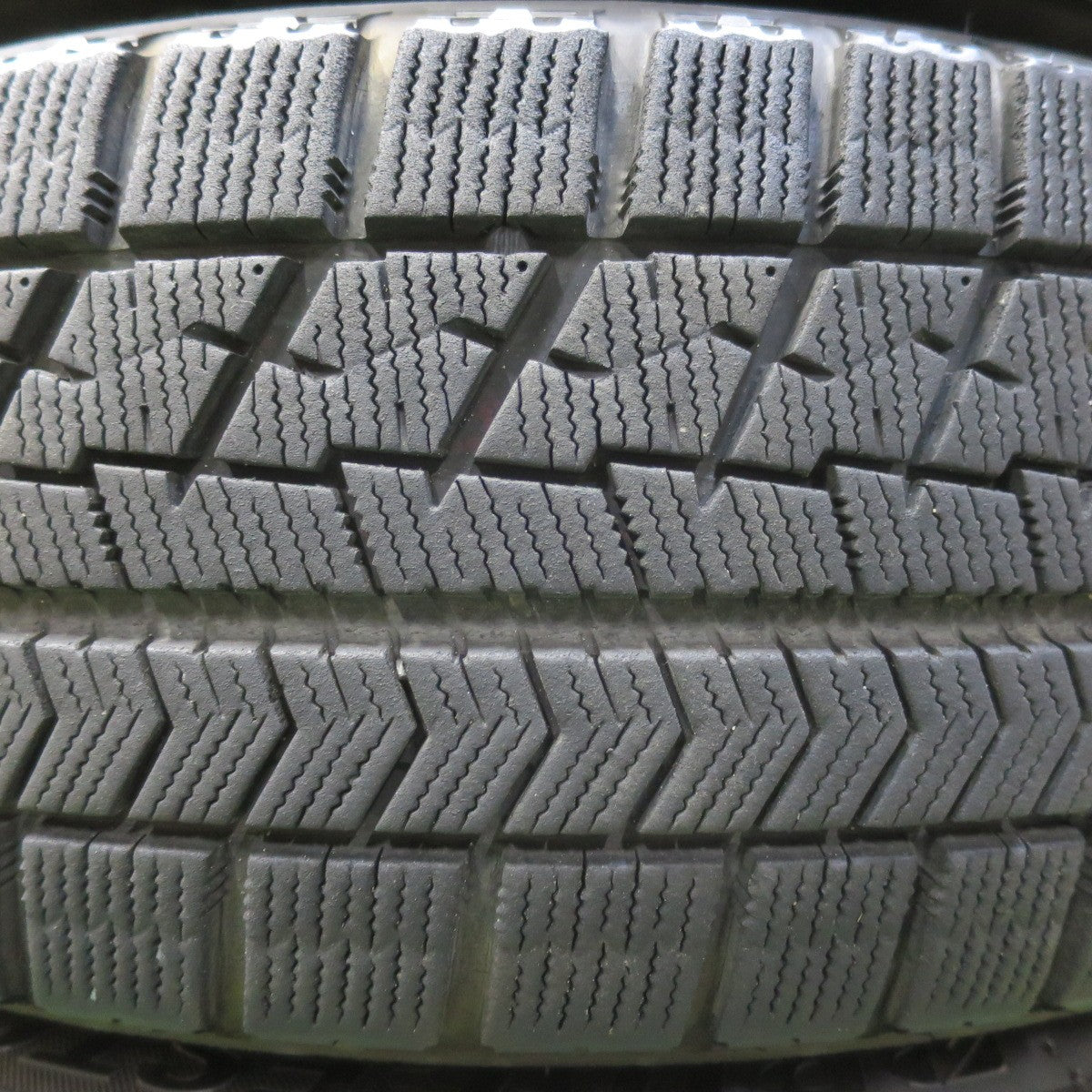 キレイ★トヨタ 80系 ヴォクシー ノア エスクァイア 純正 195/65R15 スタッドレス ブリヂストン ブリザック VRX 15インチ PCD114.3/5H★5103008イス