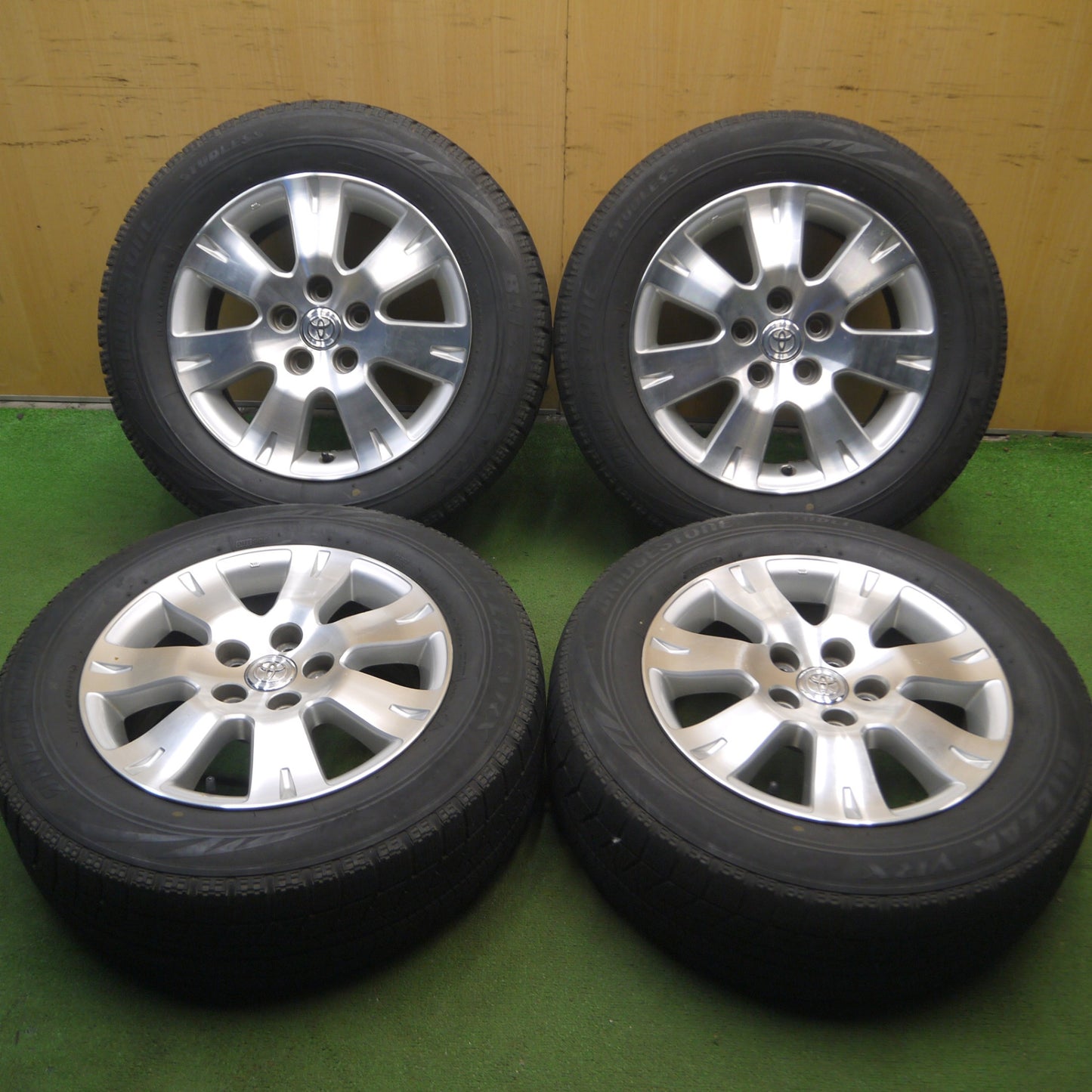 *送料無料* 4本価格★トヨタ 10系 アルファード 純正 205/65R16 スタッドレス ブリヂストン ブリザック VRX 16インチ PCD114.3/5H★4060701Hス