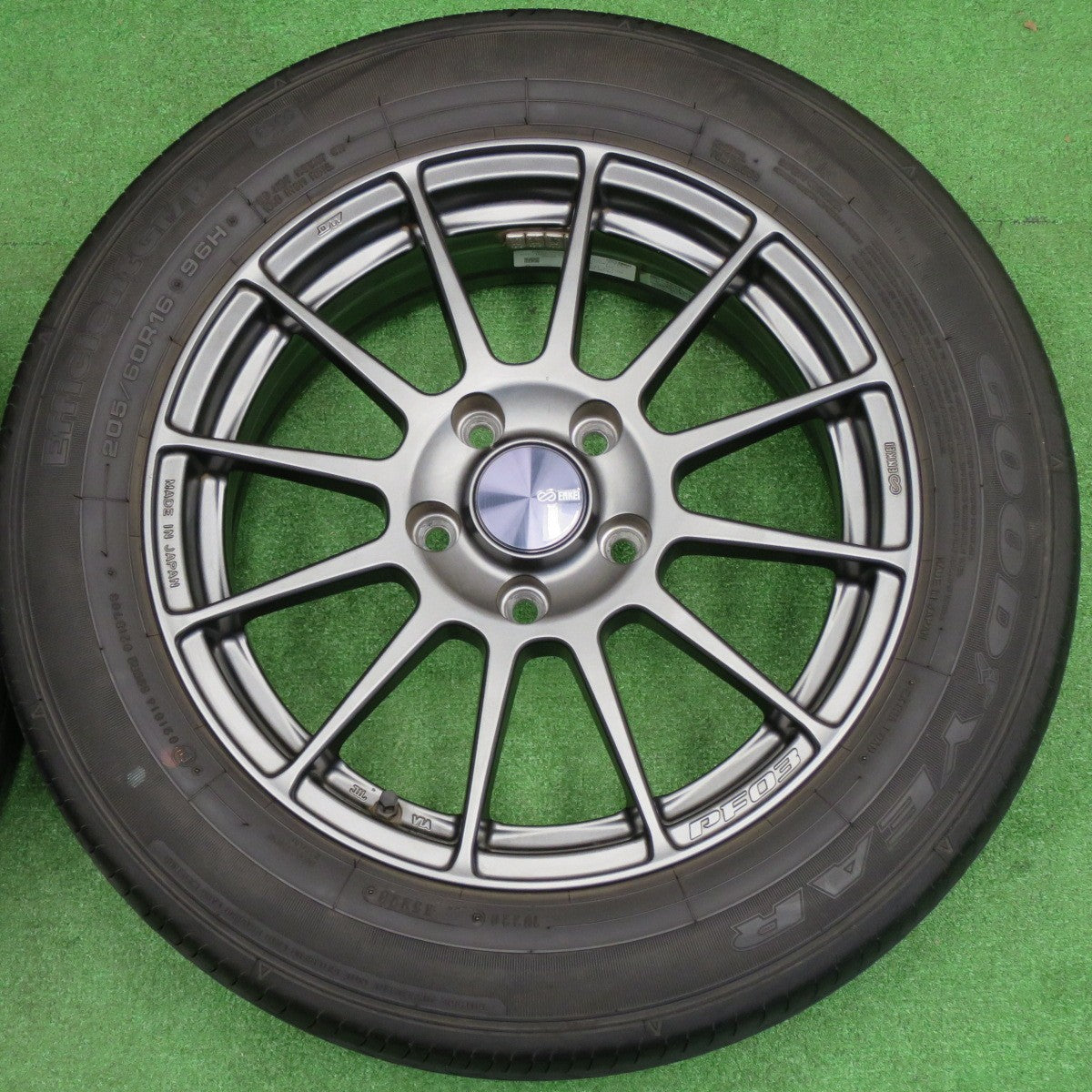 バリ溝！23年！8.5分★205/60R16 グッドイヤー EfficientGrip ENKEI PF03 エンケイ 16インチ PCD114.3/5H★6030903NKノ