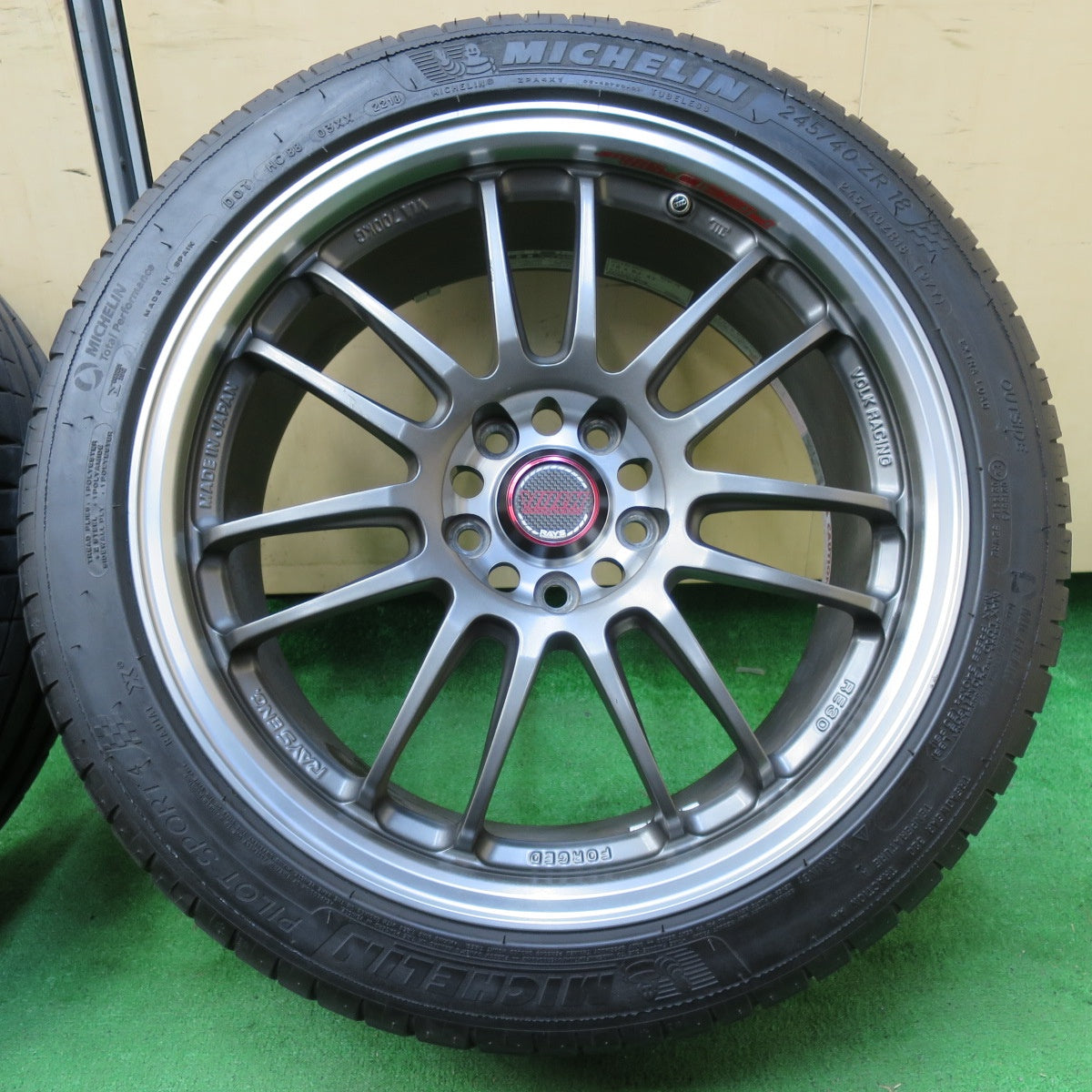 *送料無料* バリ溝！綺麗！8.5分★アウディ等 RAYS VOLK RACING RE30 CLUB SPORT 鍛造 245/40R18 ミシュラン パイロットスポーツ4 レイズ PCD112/5H★4070104イノ
