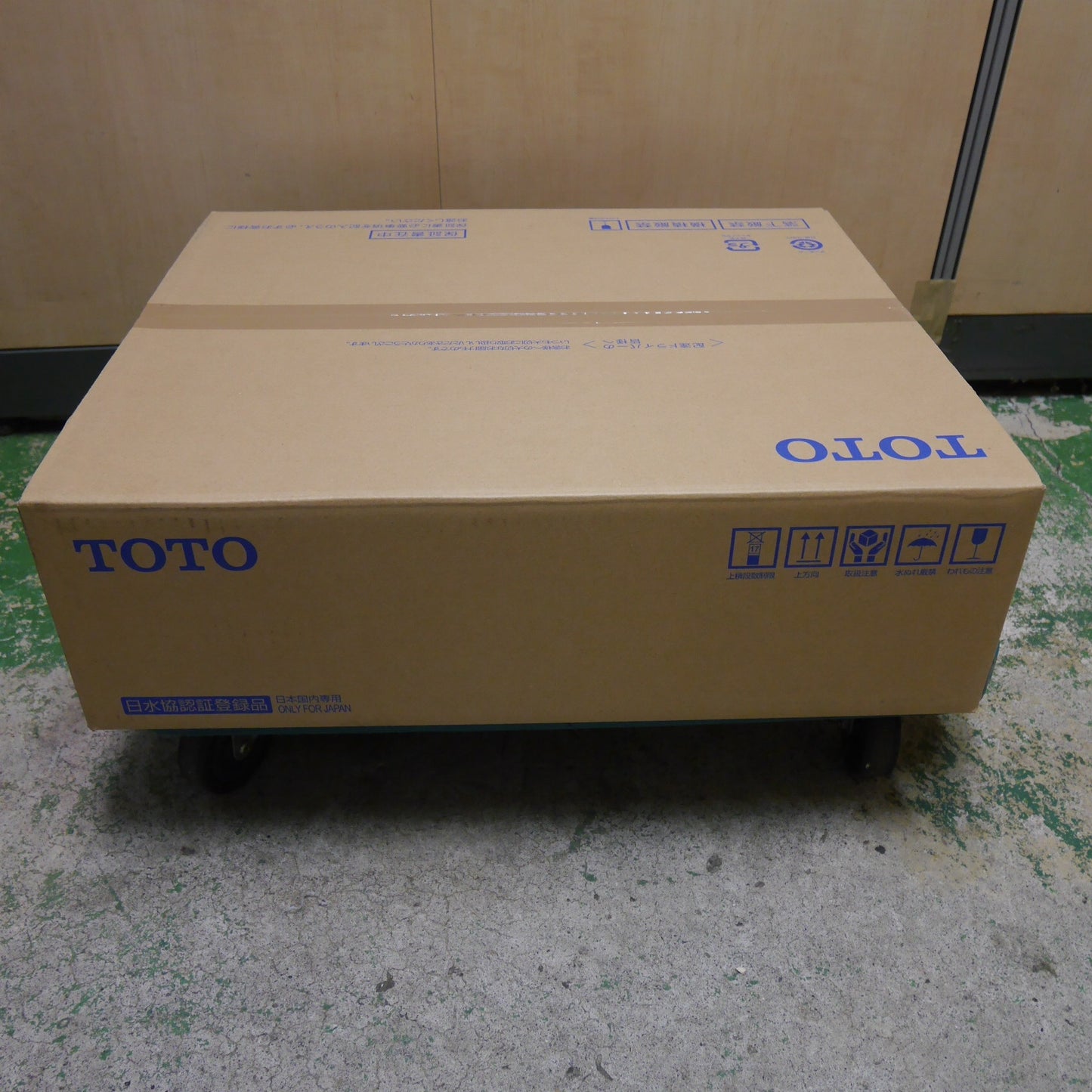 [送料無料] 未使用☆TOTO ウォシュレット SS1 TCF6624 #NW1 シート タイプ 温水 洗浄 便座☆