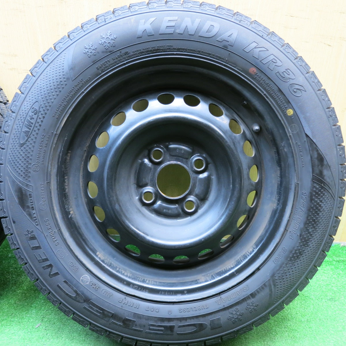 バリ溝！24年！9.5分以上★スタッドレス 175/65R14 ケンダ KR36 アイステック ネオ スチール 14インチ PCD100/4H★5062806HAス