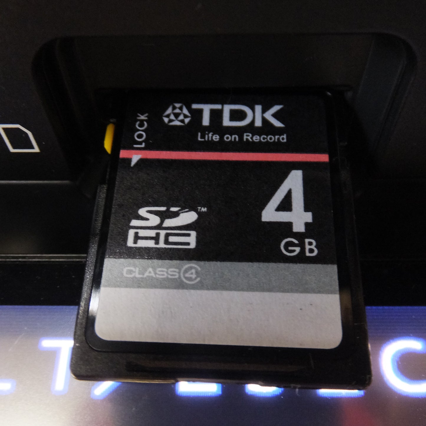 [送料無料] ★パナソニック Panasonic SDカーナビステーション Rシリーズ Strada CN-R300WD[58]★