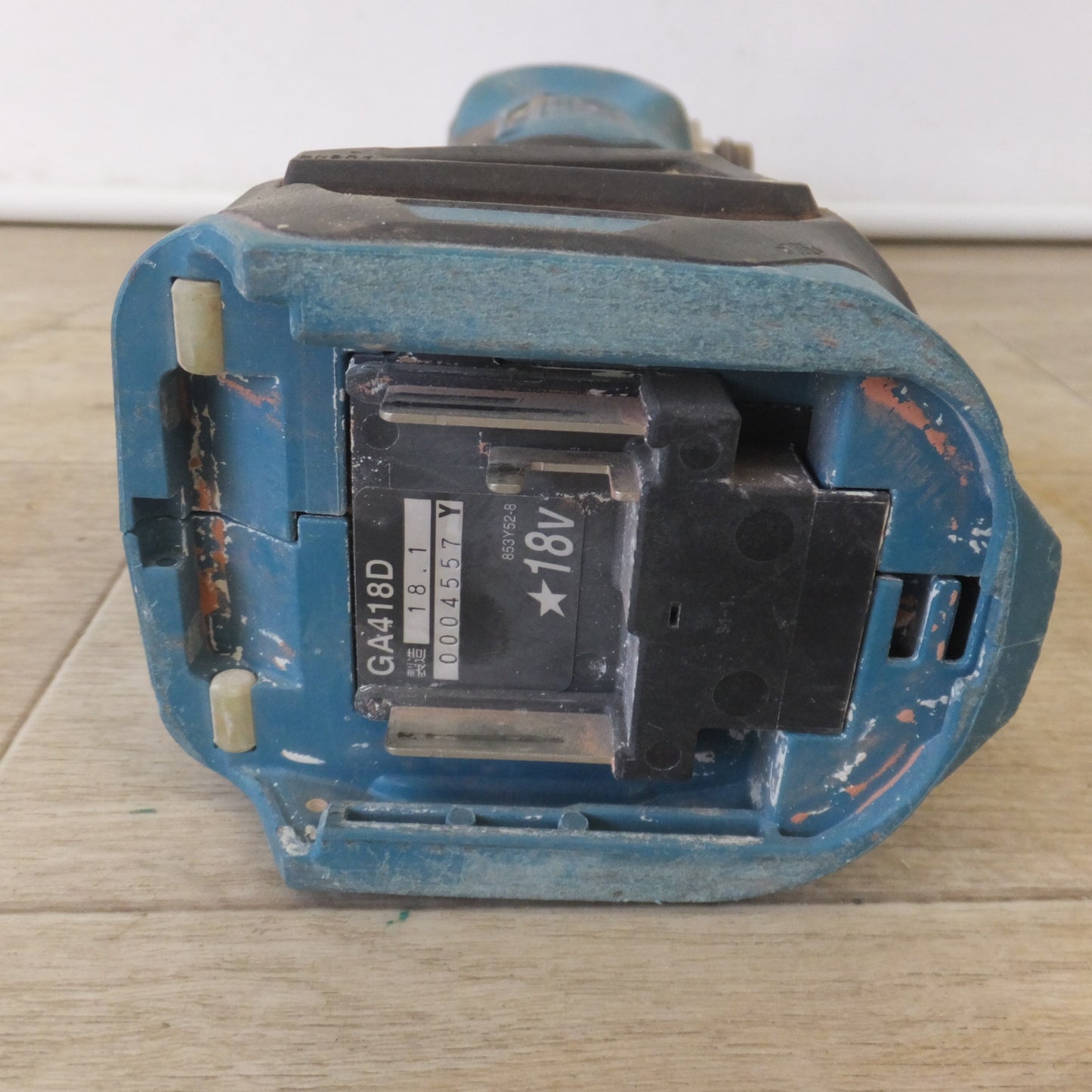 [送料無料] ★マキタ makita 100mm 充電式ディスクグラインダ GA418D 18V 本体のみ★