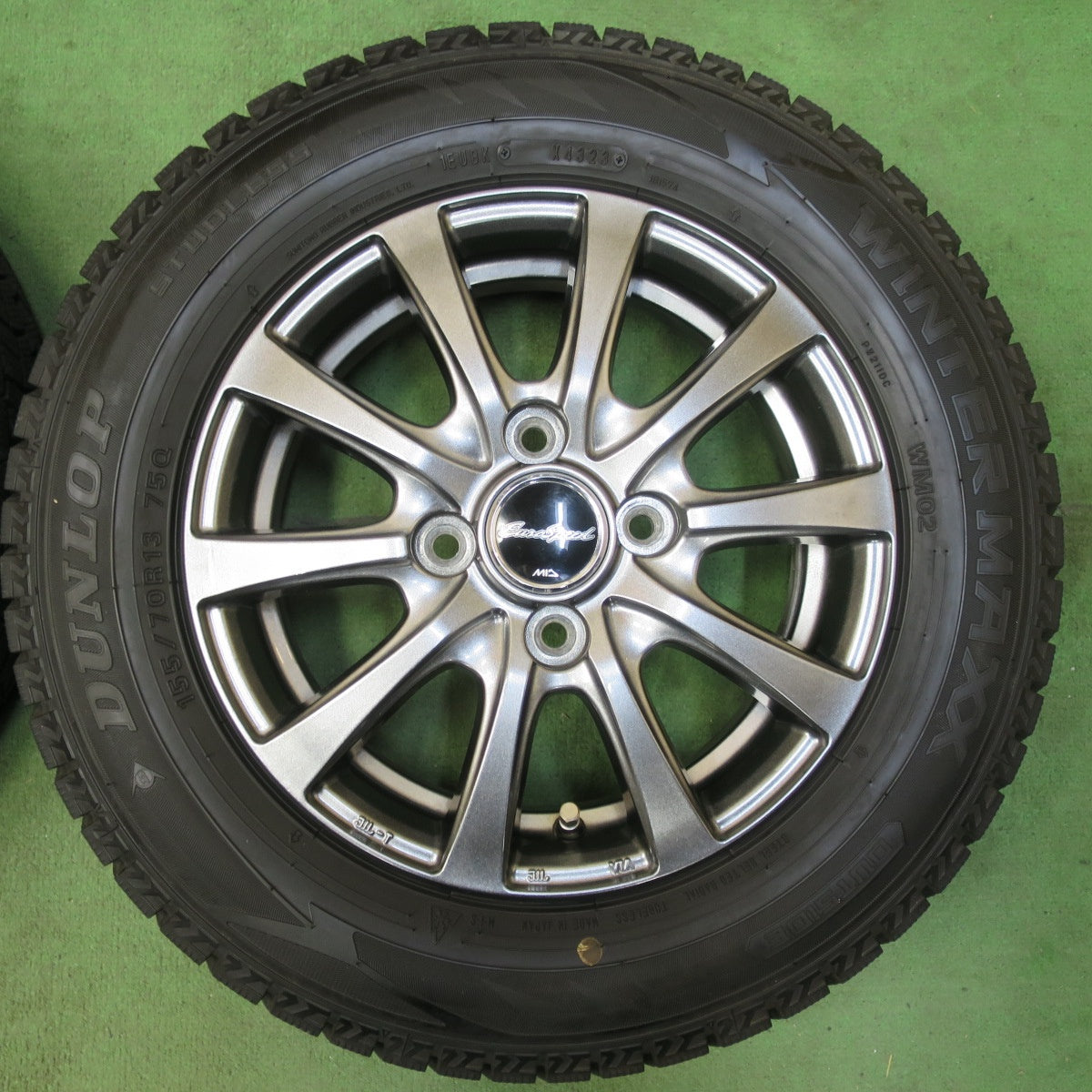 バリ溝！23年！キレイ！ほぼ10分★スタッドレス 155/70R13 ダンロップ ウインターマックス WM02 EuroSpeed MiD ユーロスピード 13インチ PCD100/4H★5042609イス