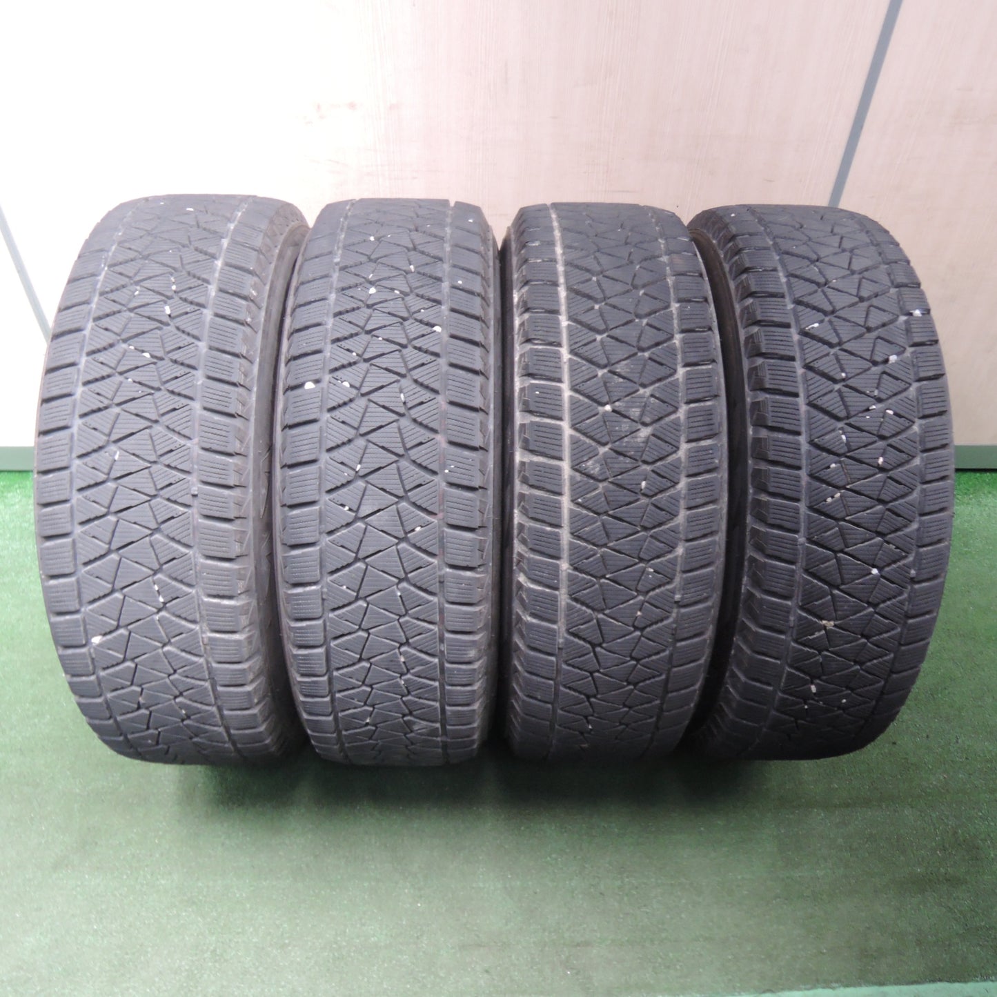 *送料無料* キレイ★スタッドレス 225/65R17 ブリヂストン ブリザック DM-V2 BALMINUM バルミナ 17インチ PCD114.3/5H★4032502TNス