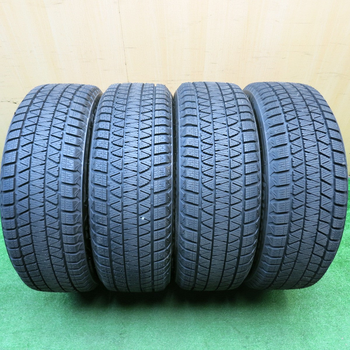 センサー付！ほぼ未使用！24年！キレイ★レクサス RX Fスポーツ 純正 235/55R20 スタッドレス ブリヂストン ブリザック DM-V3 20インチ PCD114.3/5H★5110901HAス