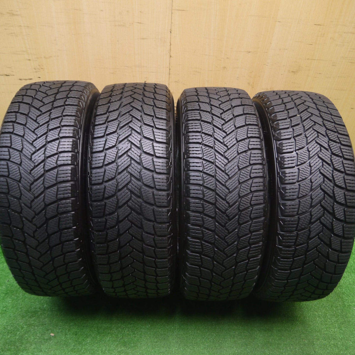 [送料無料] タイヤほぼ未使用！22年！キレイ★スタッドレス LEONIS CX 205/55R16 ミシュラン X-ICE SNOW レオニス PCD114.3/5H★4091702Hス