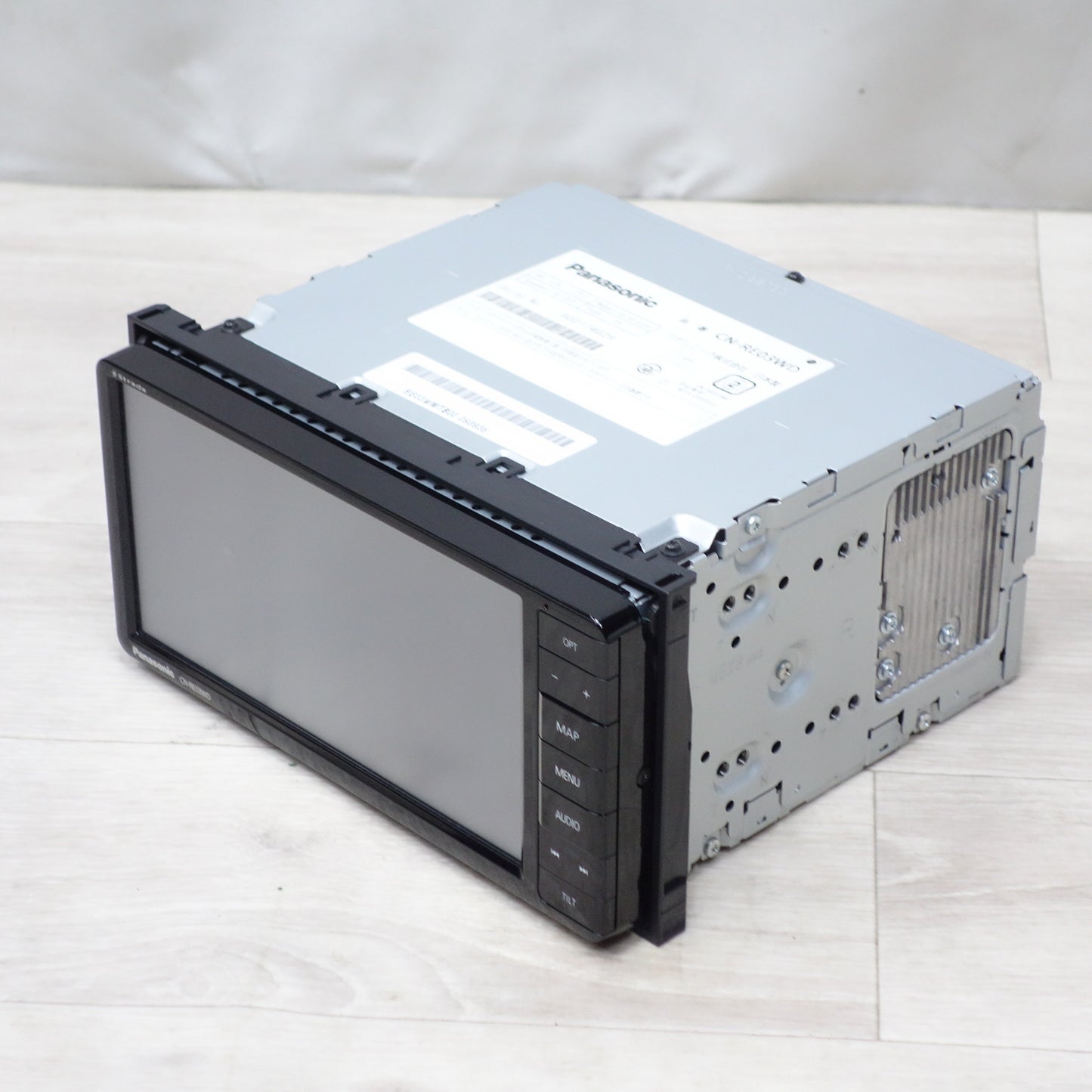 [送料無料] ◆パナソニック ストラーダ SD カーナビ ステーション 7型 ワイド CN-RE03WD メモリーナビ 地図データ 不明◆