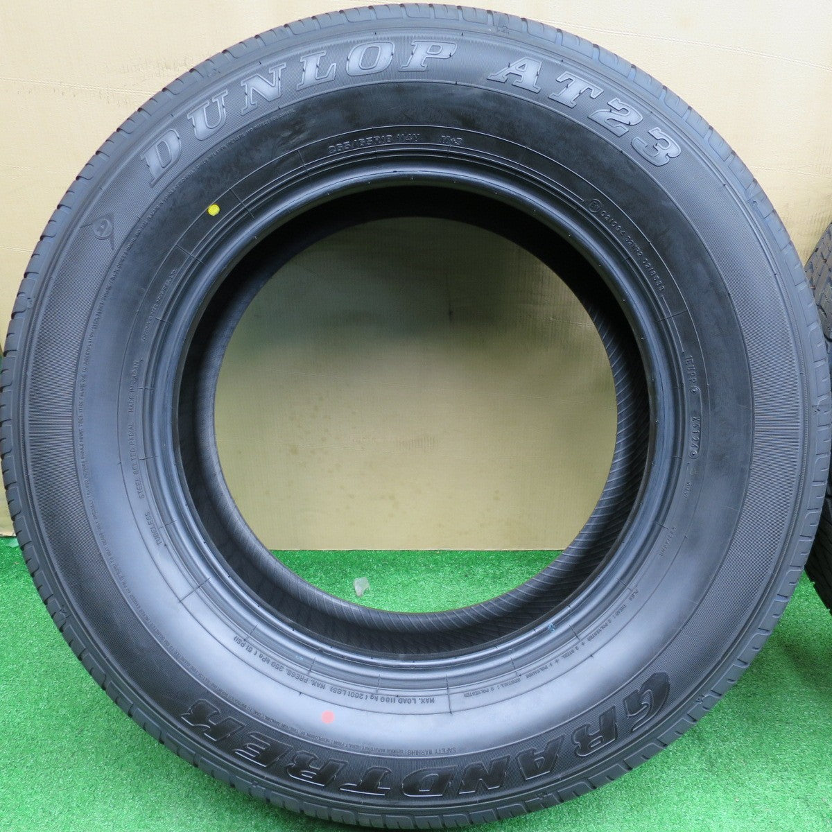 新車外し！24年★265/65R18 ダンロップ グラントレック AT23 タイヤ 18インチ ランクル 250 VX プラド 等★6011002NKノタ