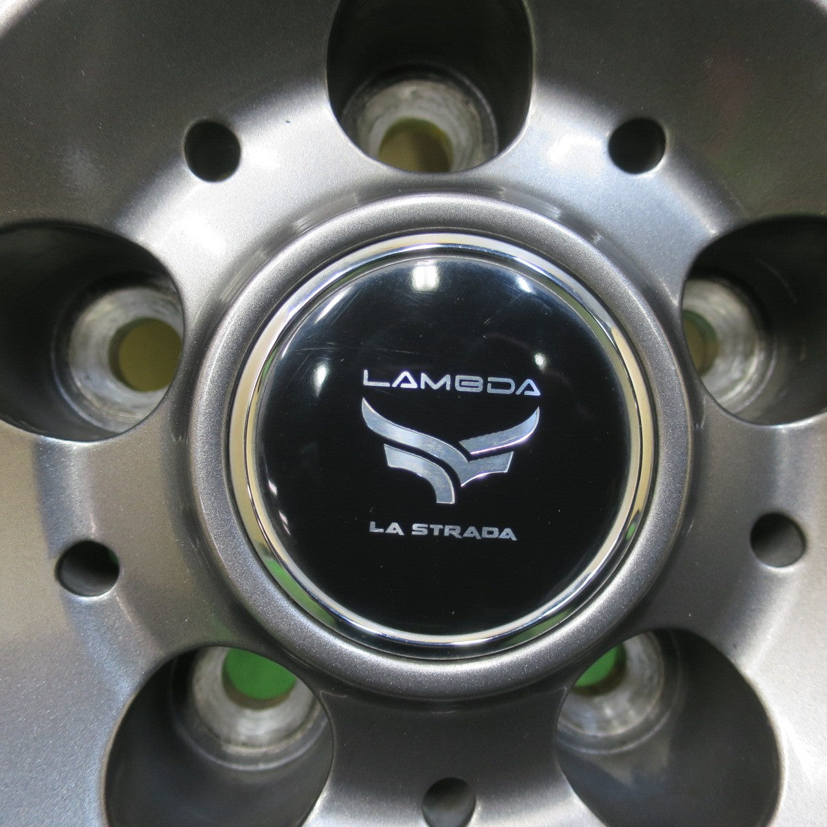 バリ溝！キレイ！8.5分★スタッドレス 205/60R16 トーヨー ウインター トランパス MK4α LAMBDA LA STRADA ラムダ 16インチ PCD114.3/5H★5120606イス