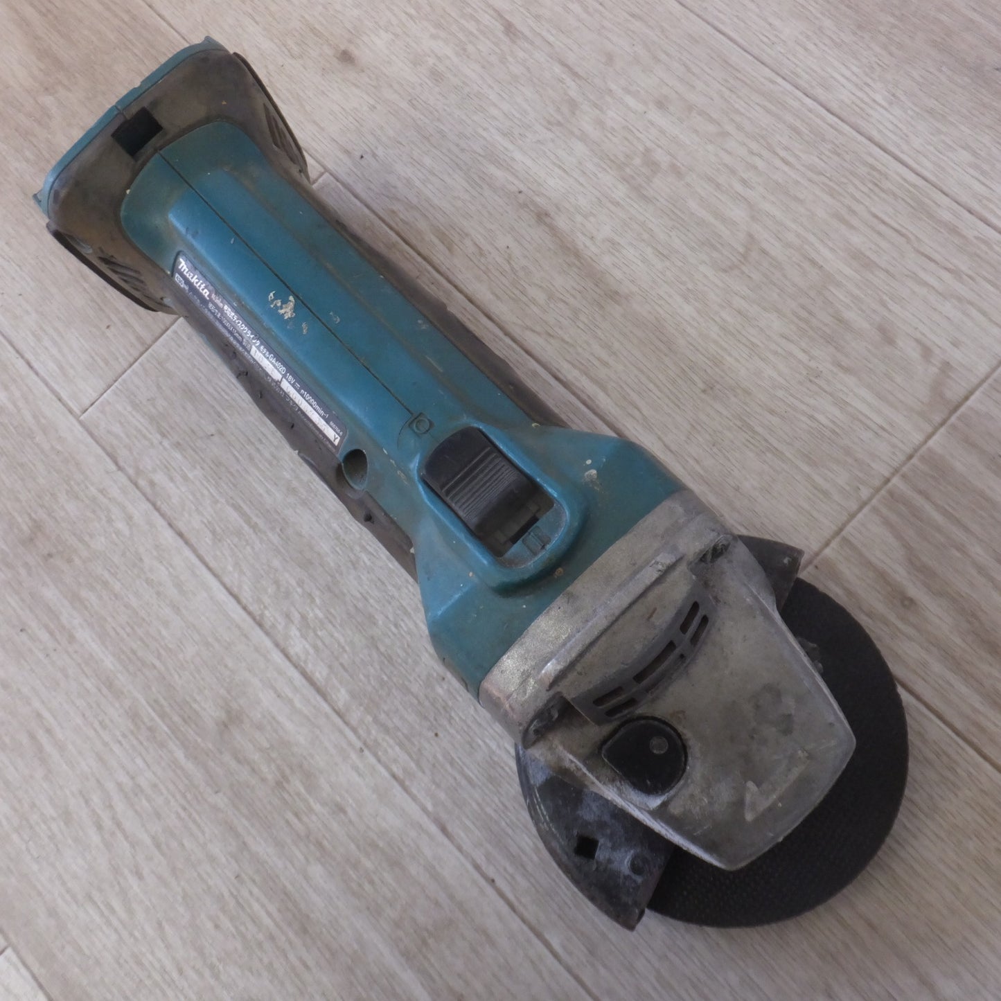 [送料無料] ★マキタ makita 100mm 充電式ディスクグラインダ GA402D 18V 本体のみ★