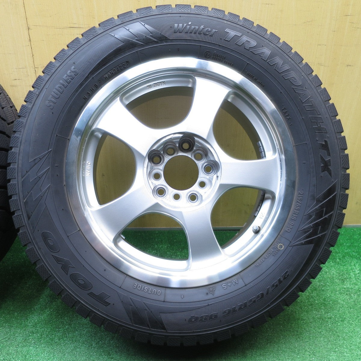 バリ溝！22年！9.5分★スタッドレス 215/65R16 トーヨー ウインター トランパス TX 社外 アルミ 16インチ PCD100 114.3/5H マルチ★5111501KKス