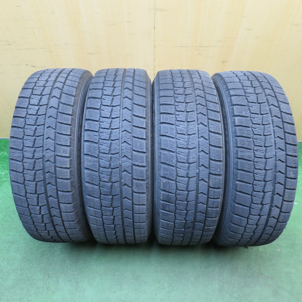 バリ溝！22年！キレイ！9.5分★スタッドレス 205/65R16 ダンロップ ウインターマックス WM02 STRANGER ストレンジャー 16インチ PCD114.3/5H★6042907NJス