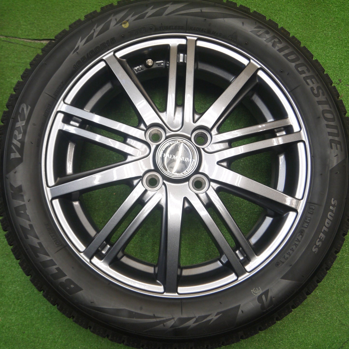 [送料無料] バリ溝！21年！キレイ！9.5分★スタッドレス 165/60R15 ブリヂストン ブリザック VRX2 BALMINUM バルミナ ハスラー ソリオ等 PCD100/4H★4120901Hス