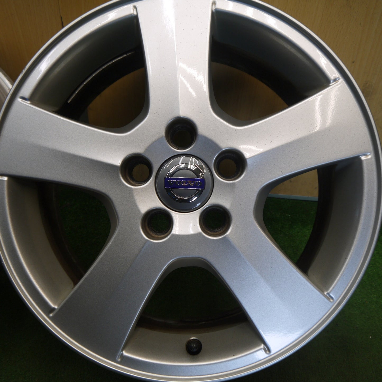 キレイ◎ボルボ V50 純正 ホイール 16インチ 16×6.5J VOLVO PCD108/5H◎6081805Hホ
