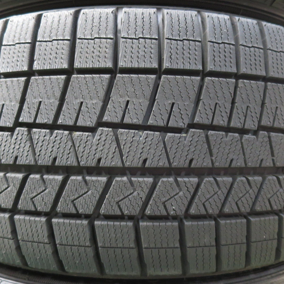 バリ溝！22年！キレイ！9.5分以上★スタッドレス 245/50R18 ダンロップ ウインターマックス 03 VELVA ヴェルヴァ 18インチ PCD114.3/5H★5012504イス