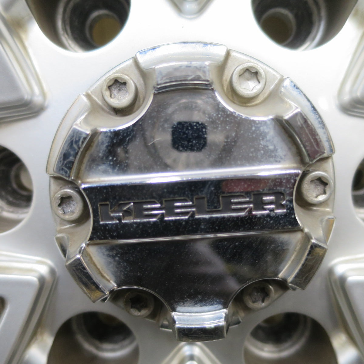 バリ溝！キレイ！9.5分★KEELER TACTICS 265/65R17 スタッドレス トーヨー オブザーブ GSi-5 キーラー タクティクス 17インチ PCD139.7/6H★6013002ナス