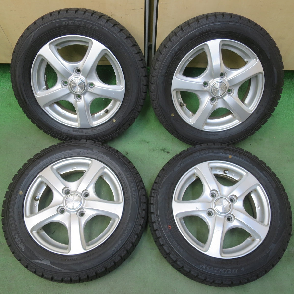 バリ溝！23年！9.5分◎スタッドレス 155/65R13 ダンロップ ウインターマックス WM02 HAYANO ハヤノ 13インチ PCD100/4H◎6072607イス