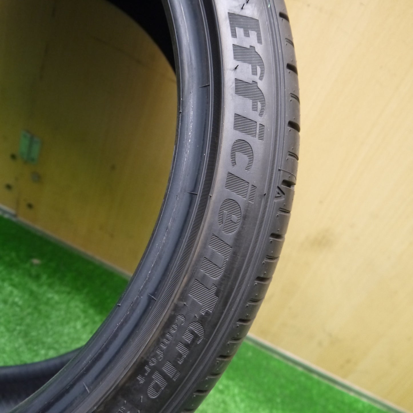 ほぼ未使用！25年！1本★265/35R19 グッドイヤー EfficientGrip Comfort エフィシエントグリップ コンフォート 19インチ BMW M2 等★5120309Hノタ
