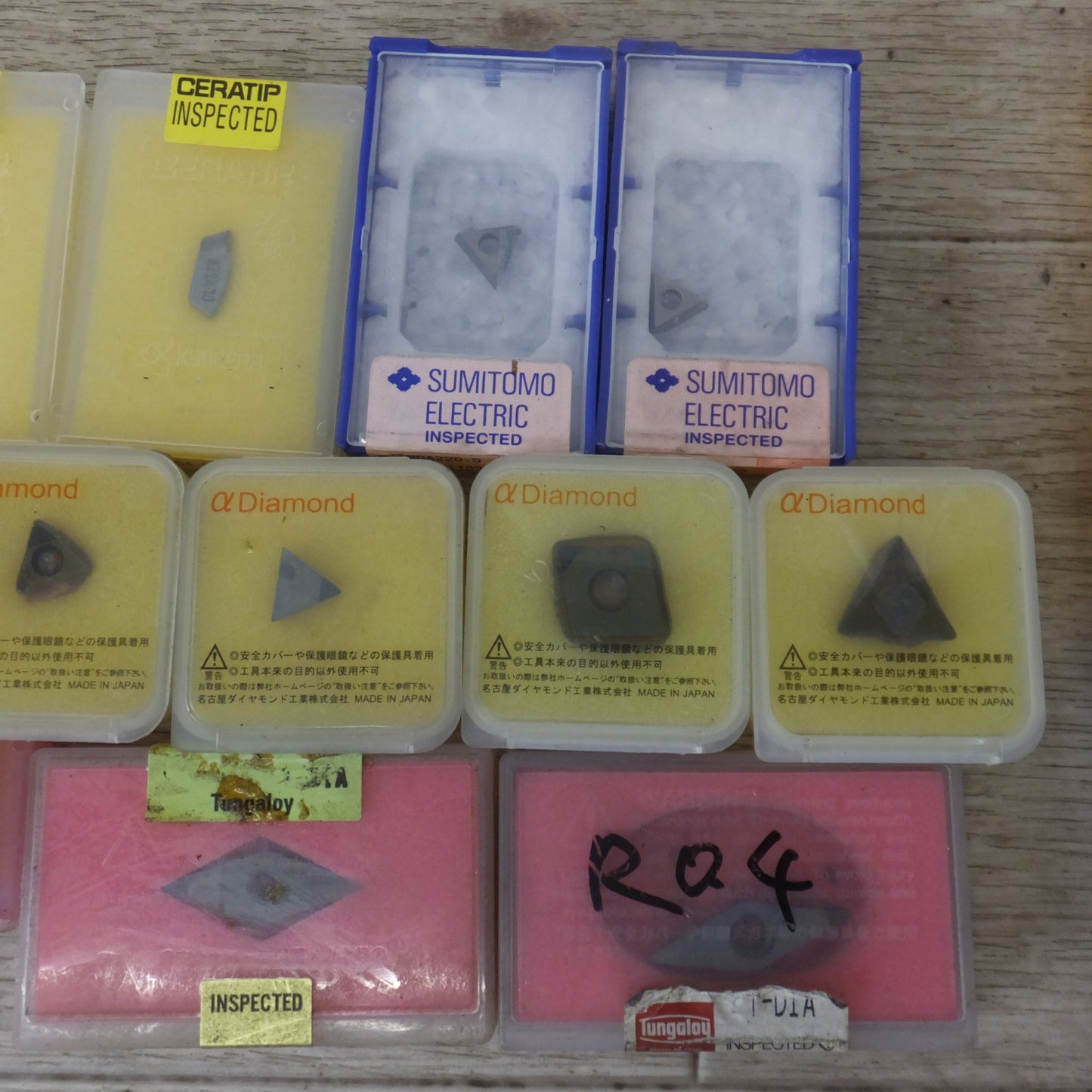 ★三菱 京セラ CERACHIP SUMITOMO Diamond Tungaloy DIAEDGE など　旋盤チップ 各種 29箱 セット★ [送料無料]