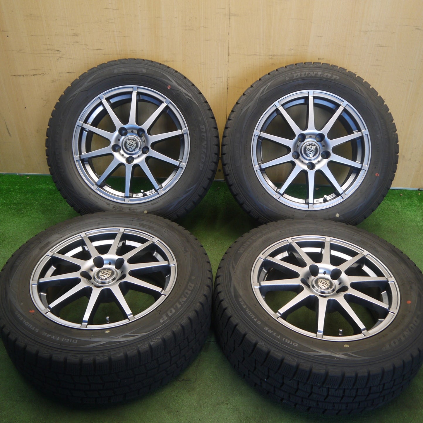 バリ溝！キレイ！9分★スタッドレス 215/60R16 ダンロップ ウインターマックス WM01 社外 アルミ 16インチ PCD114.3/5H★6060106Hス