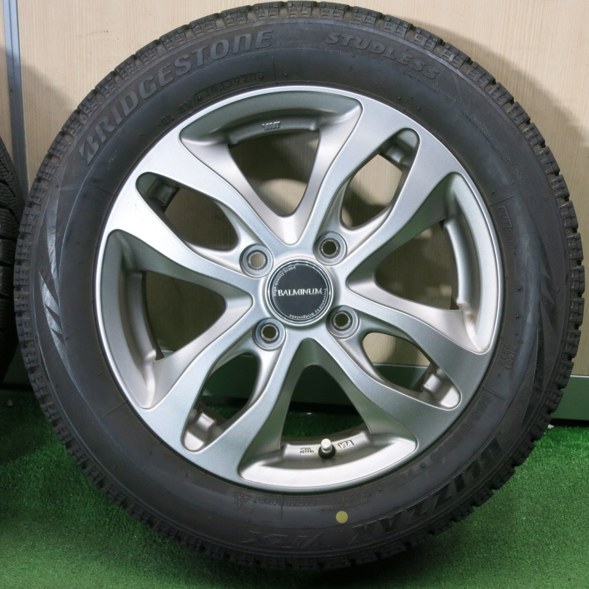 [送料無料] バリ溝！キレイ！8.5分★スタッドレス 155/65R14 ブリヂストン ブリザック VRX BALMINUM バルミナ 14インチ PCD100/4H★5010405NJス