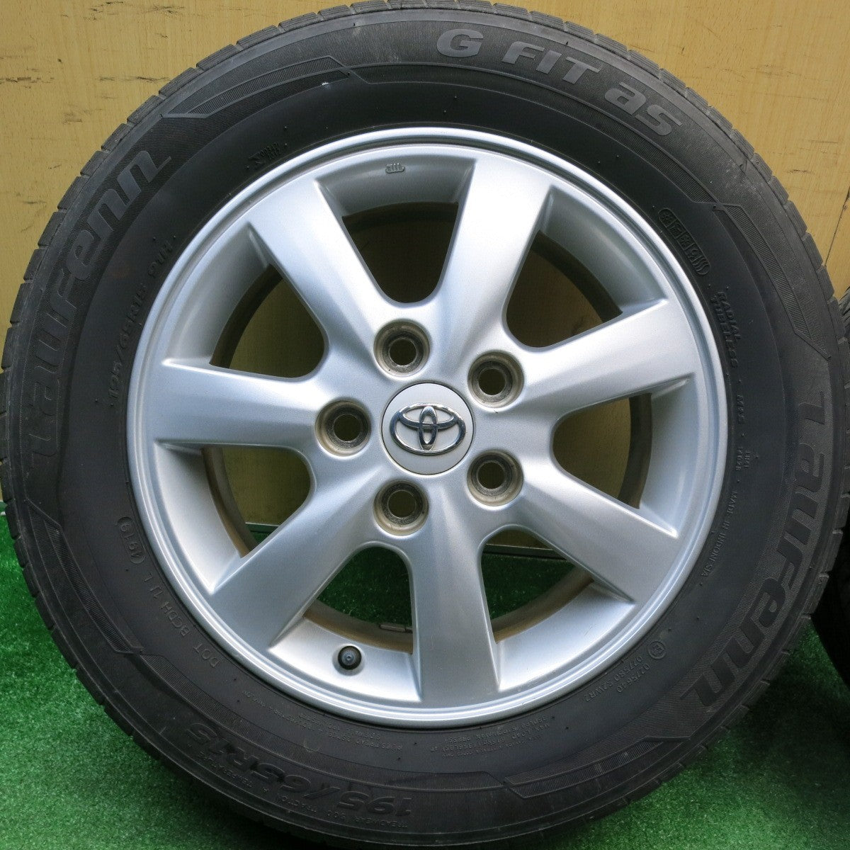 キレイ★トヨタ アイシス 純正 195/65R15 ラウフェン G FIT as 15インチ PCD114.3/5H★6010812HAノ