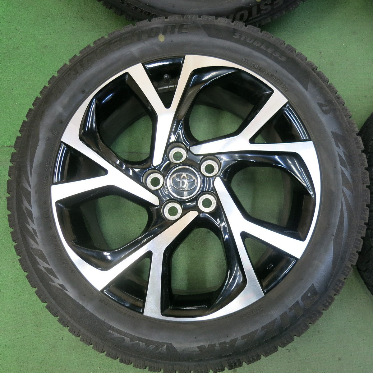 キレイ★トヨタ C-HR 純正 ENKEI 215/55R18 スタッドレス ブリヂストン ブリザック VRX2 18インチ CHR エンケイ PCD114.3/5H★5081801SKス