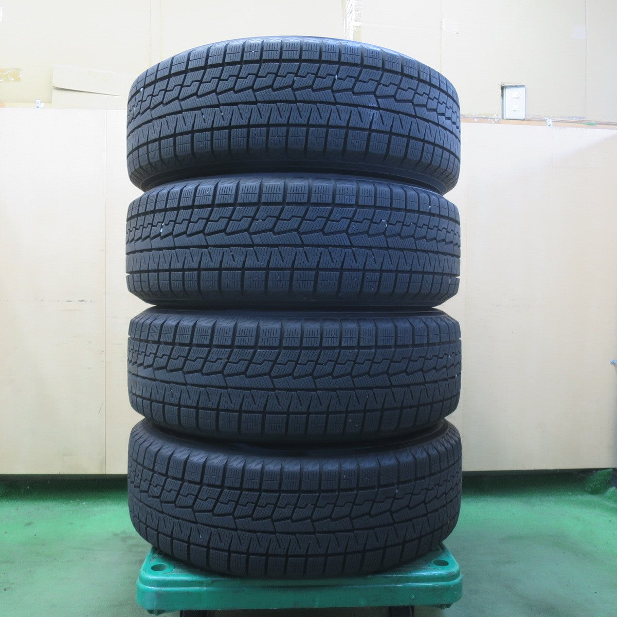バリ溝！24年！キレイ！9.5分★スタッドレス 225/60R18 ヨコハマ アイスガード iG70 Taylor AME テイラー 18インチ PCD114.3/5H★6040606イス