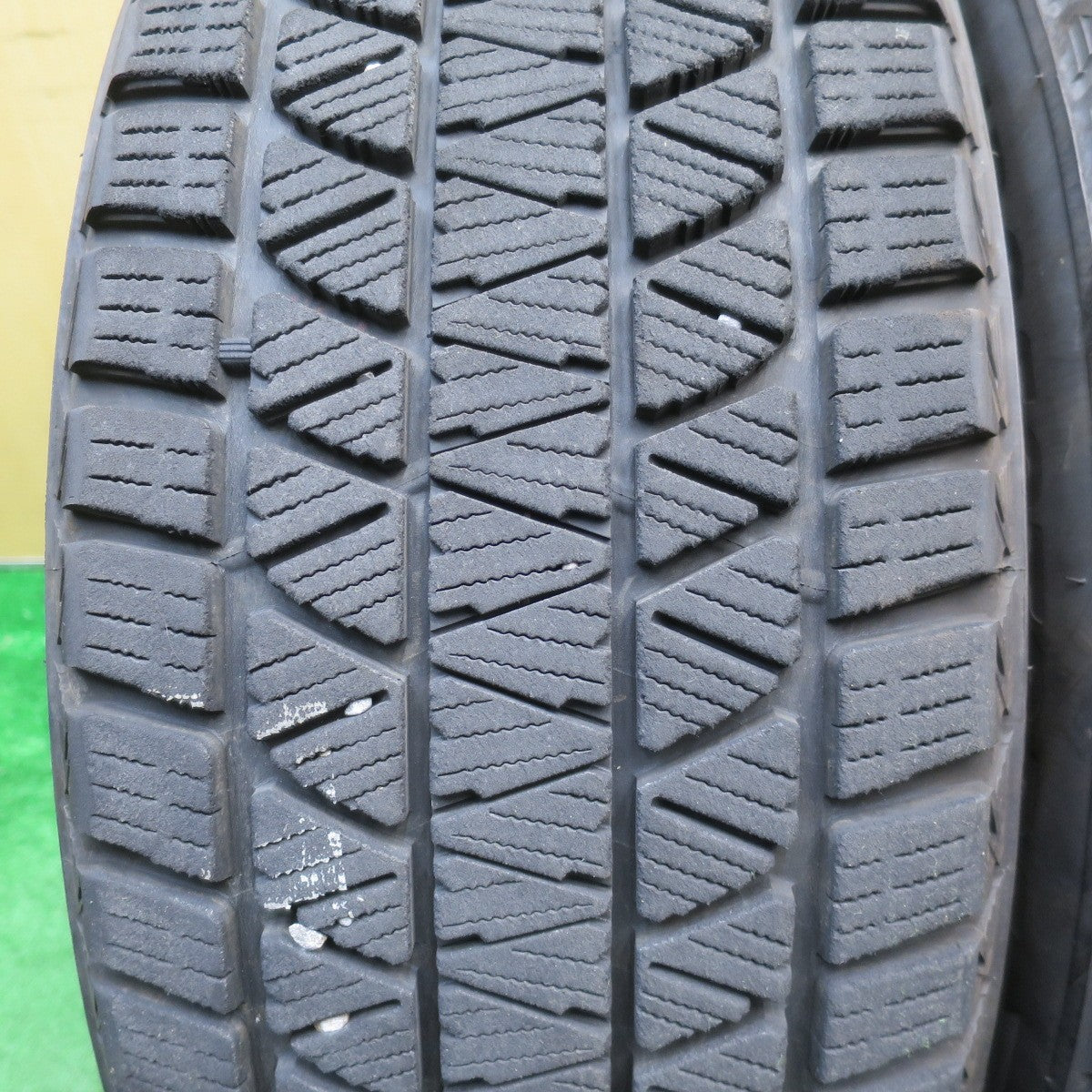 バリ溝！キレイ！9分★フォレスター XV 等 225/60R17 スタッドレス ブリヂストン ブリザック DM-V3 Exceeder エクシーダー 17インチ PCD100/5H★5121805NJス