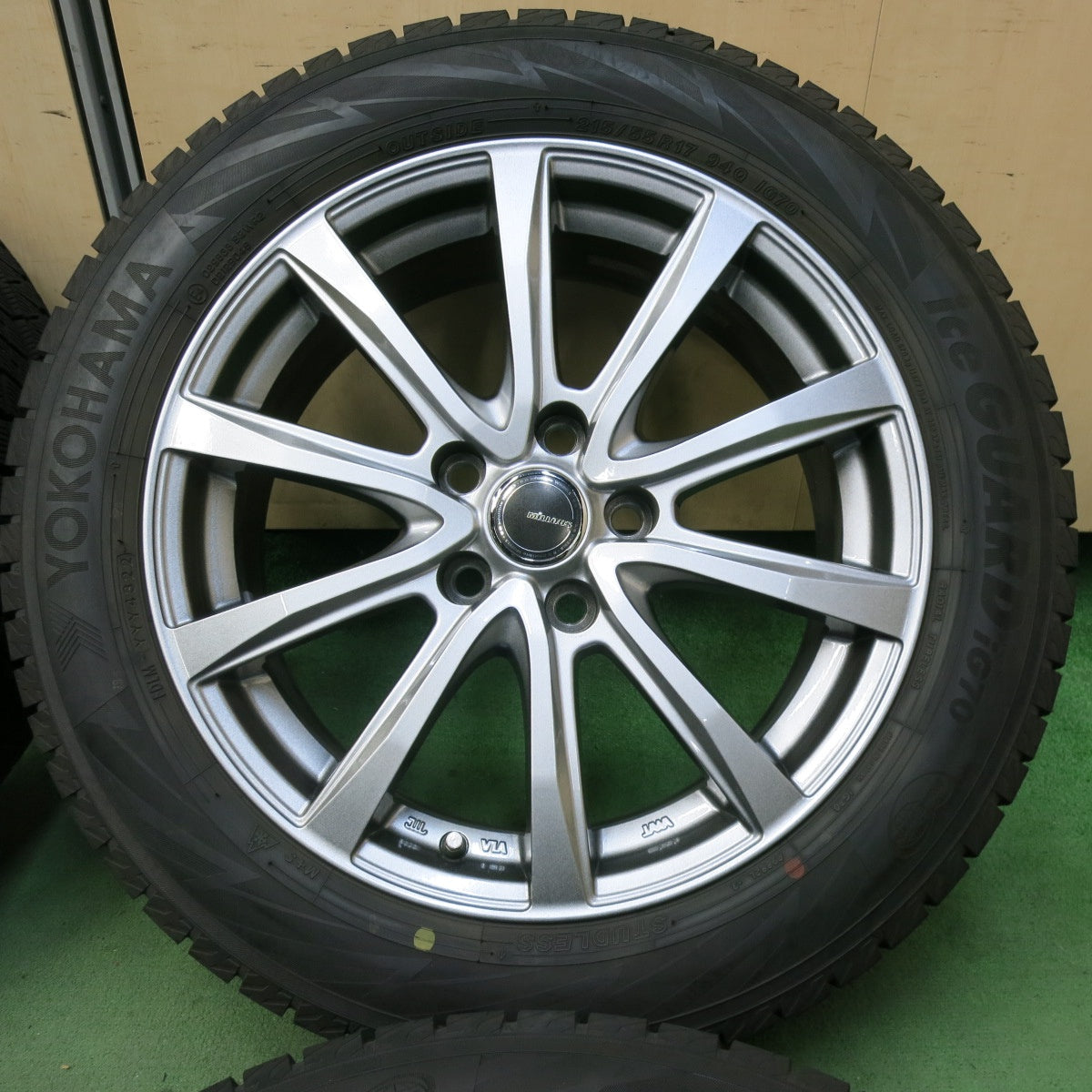 バリ溝！22年！キレイ！8.5分★スタッドレス 215/55R17 ヨコハマ アイスガード iG70 MiLLOUS ミルアス 17インチ PCD114.3/5H★5052811SYス