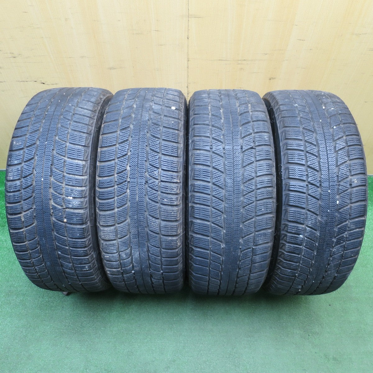 バリ溝！9分★ベンツ 等 AMG タイプ 社外 225/45R18 スタッドレス トライアングル SNOW LION 18インチ PCD112/5H★6021301NJス