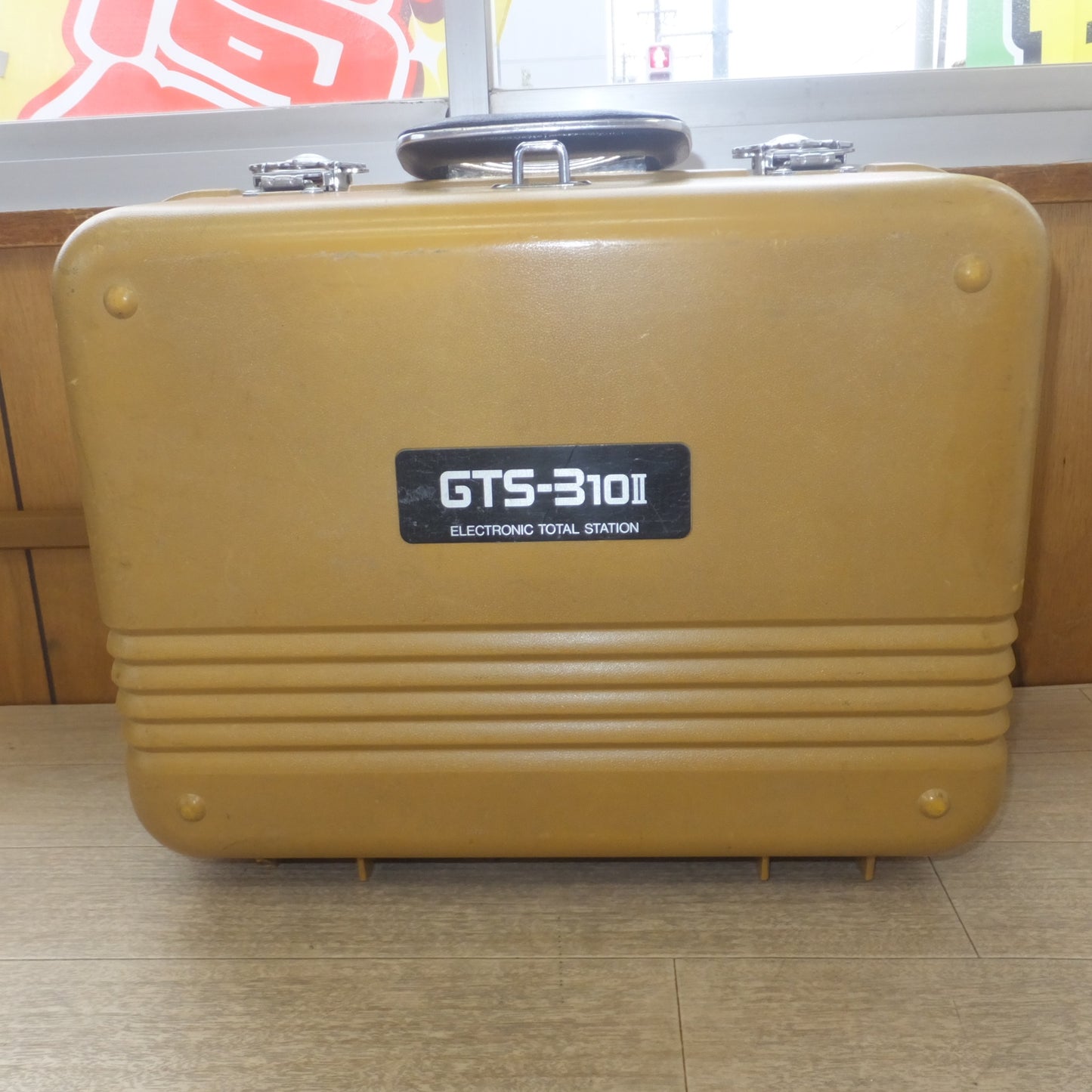 [送料無料] 現状品★トプコン TOPCON エレクトロニックトータルステーション グッピー GTS-310II　ELECTRONIC TOTAL STATION　バッテリー 4個★
