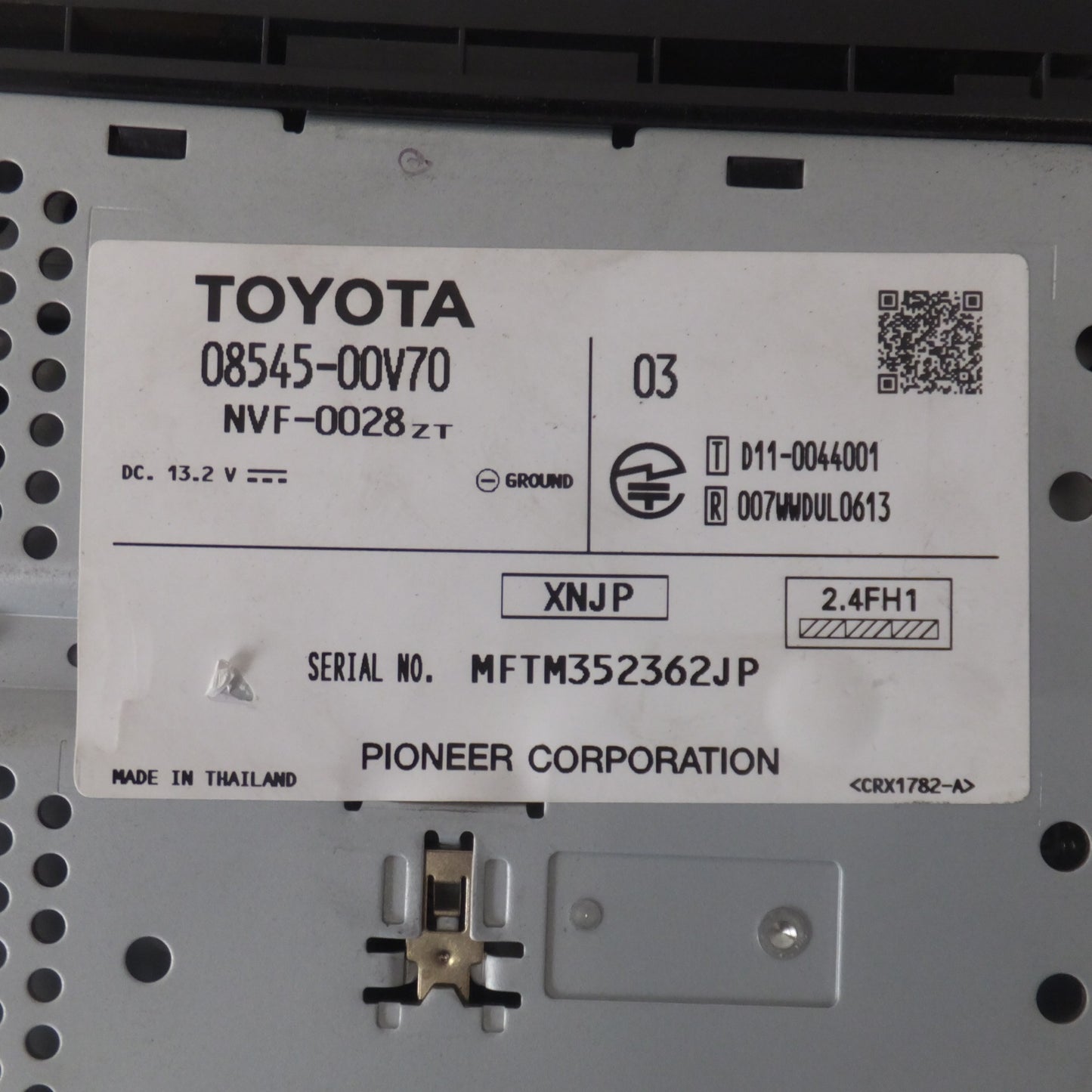 [送料無料] 現状品★パイオニア製 トヨタ 純正 メモリーナビ マルチAVステーション NSCP-W62 08545-00V70　セキュリティロック[37]★