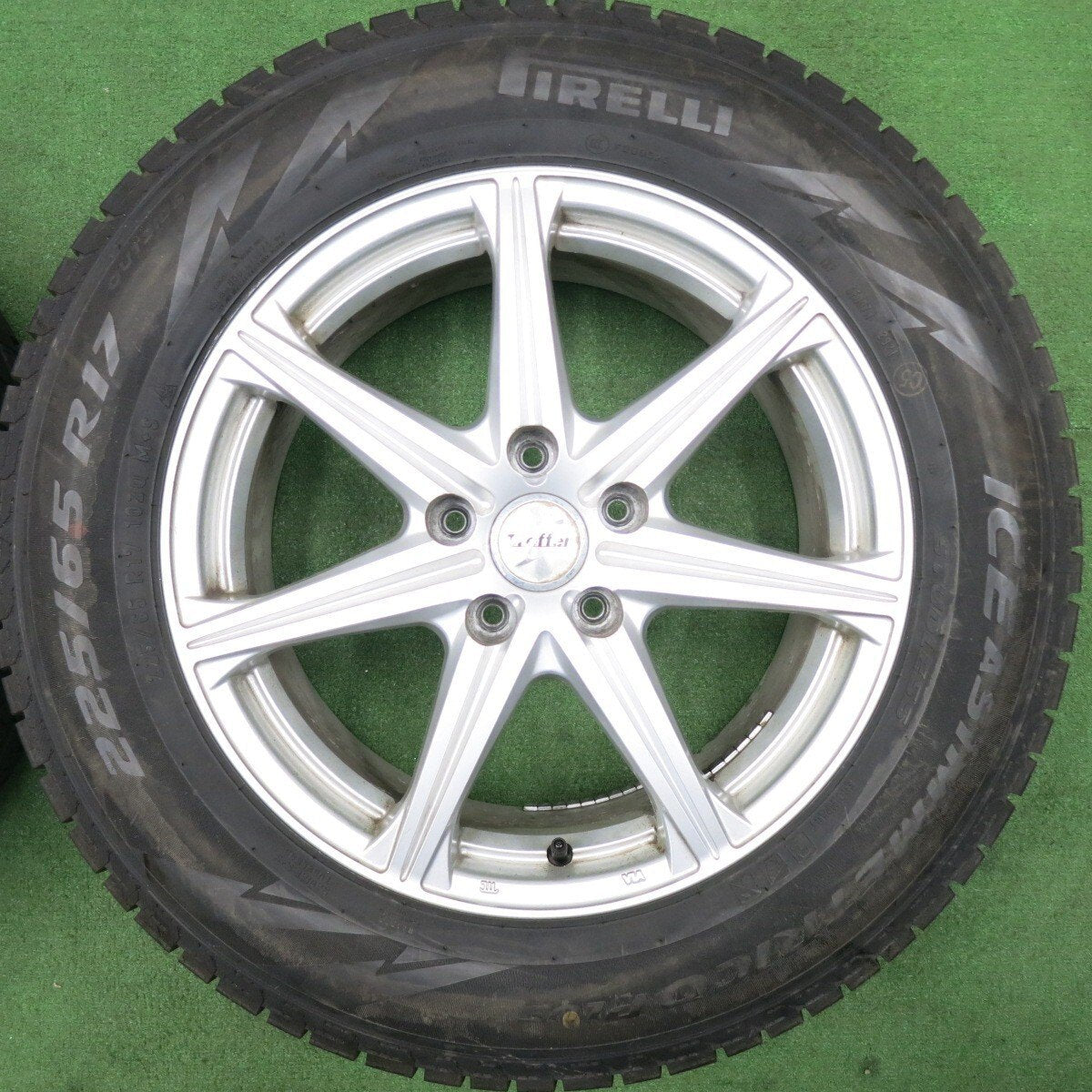 バリ溝！21年！キレイ！9分★スタッドレス 225/65R17 ピレリ アイスアシンメトリコ プラス Treffer トレファー 17インチ PCD114.3/5H★5011104NJス