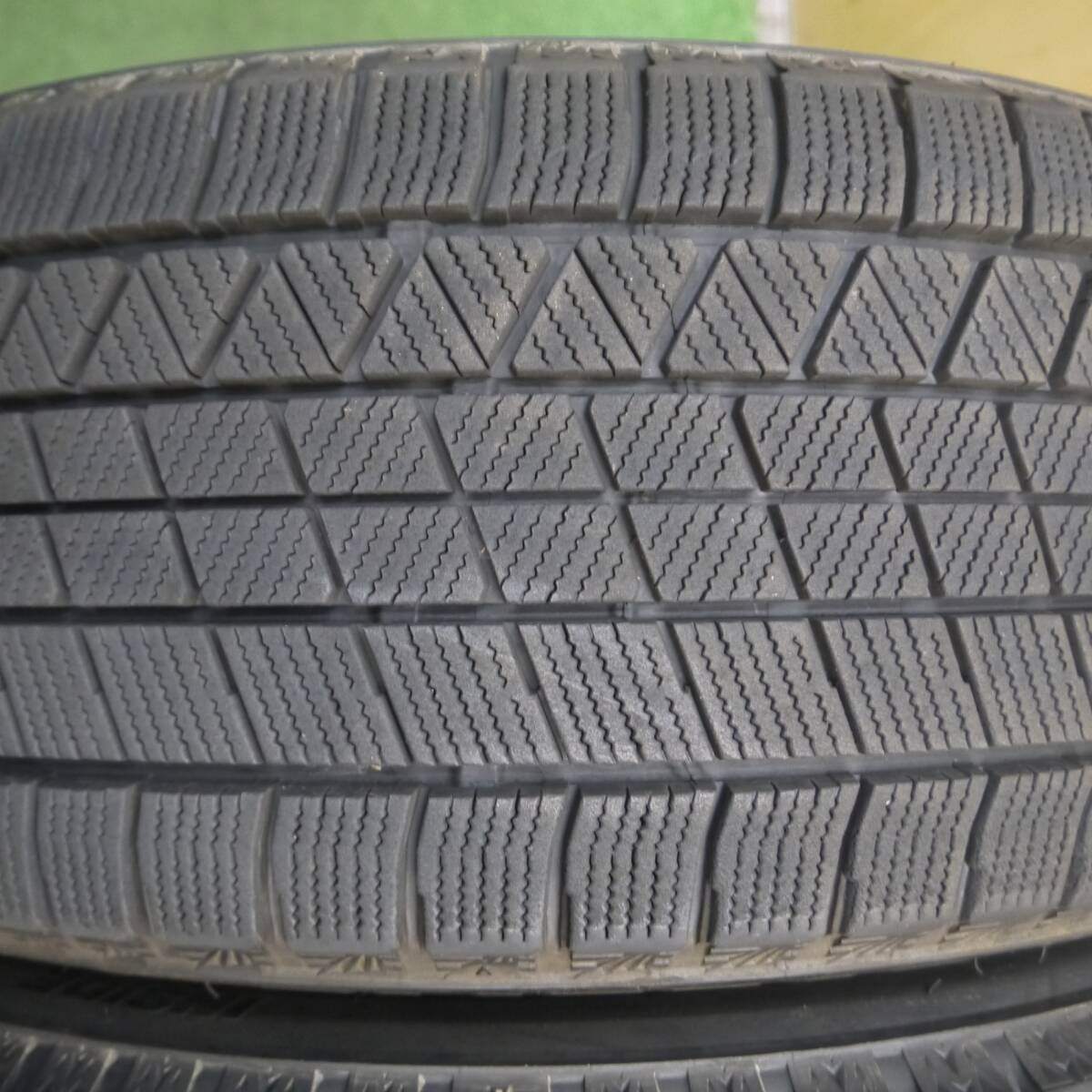 バリ溝！21年！9.5分★スタッドレス 235/40R19 ブリヂストン ブリザック VRX3 タイヤ クラウン カムリ等★4022904KKスタ