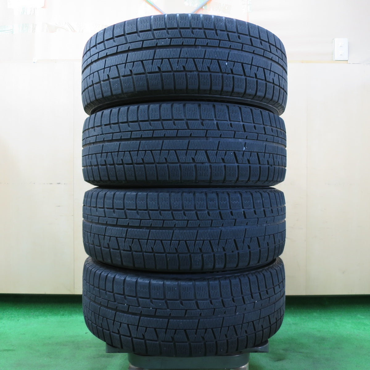*送料無料* バリ溝！キレイ！8.5分★ホンダ ヴェゼル 純正 215/55R17 スタッドレス ヨコハマ アイスガード iG50 17インチ PCD114.3/5H★4060508イス