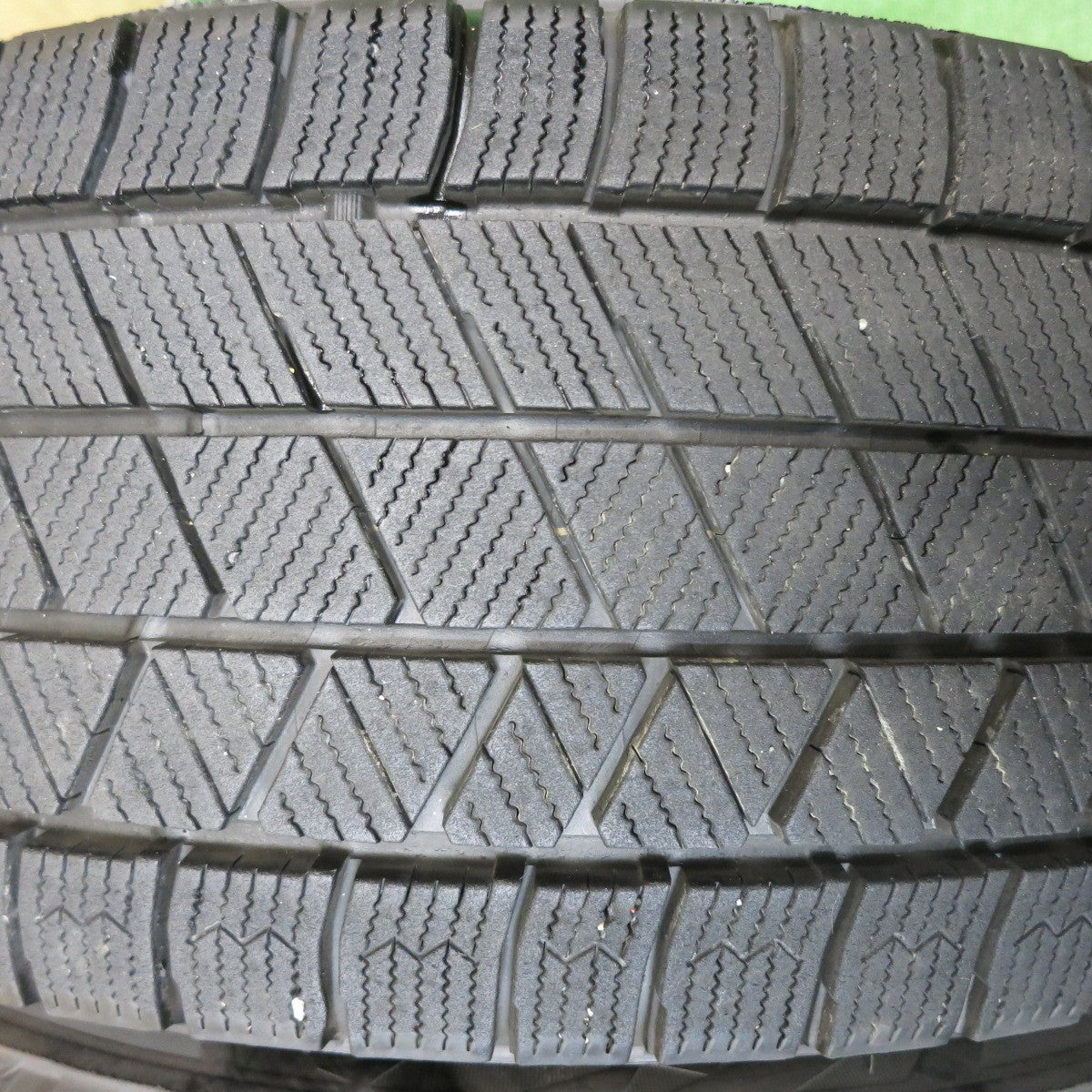 バリ溝！22年！キレイ！9.5分★スタッドレス 205/65R15 ブリヂストン ブリザック VRX3 TOPRUN トップラン 15インチ PCD114.3/5H★5062810HAス