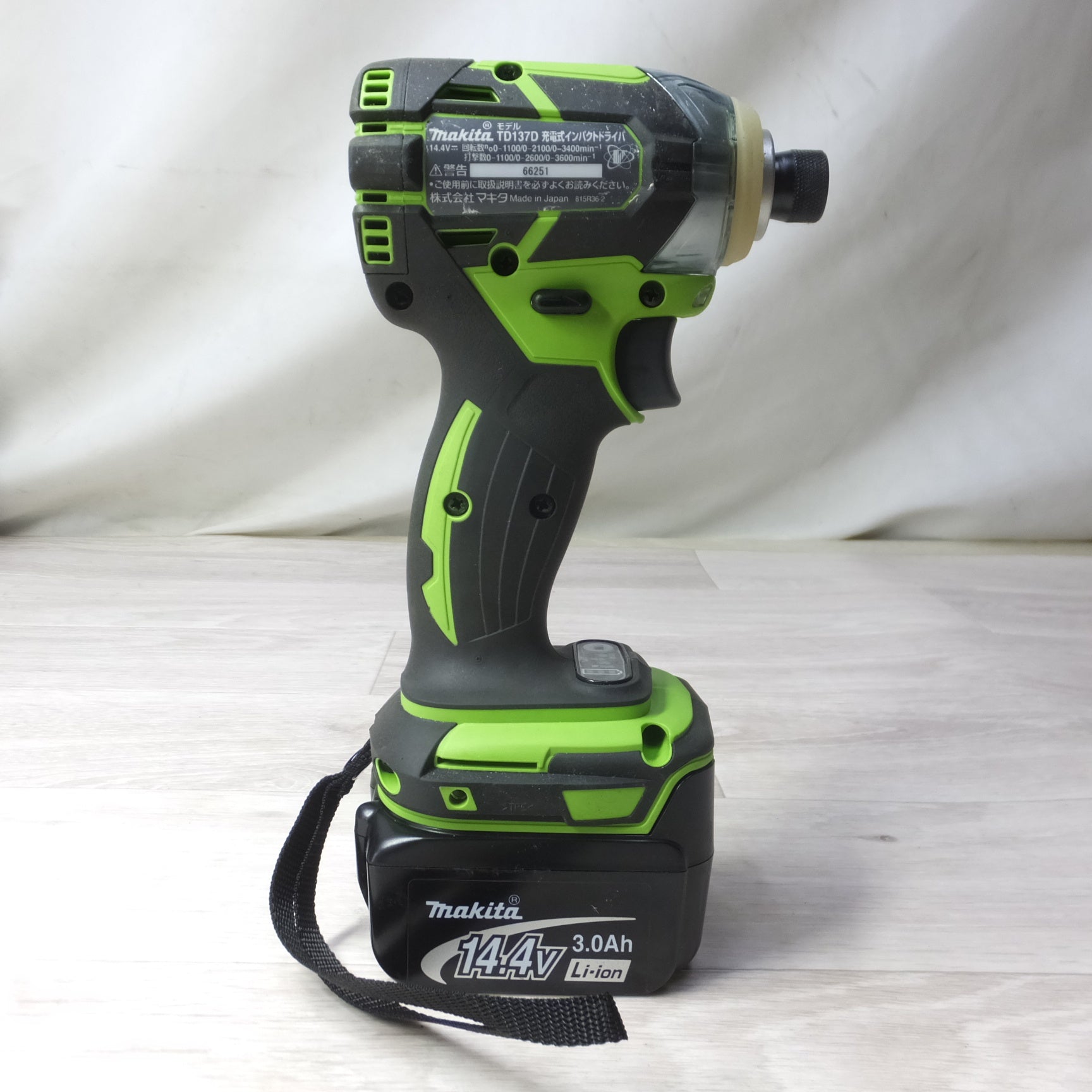 Makita TD137D インパクトドライバー 14.4V バッテリー2個