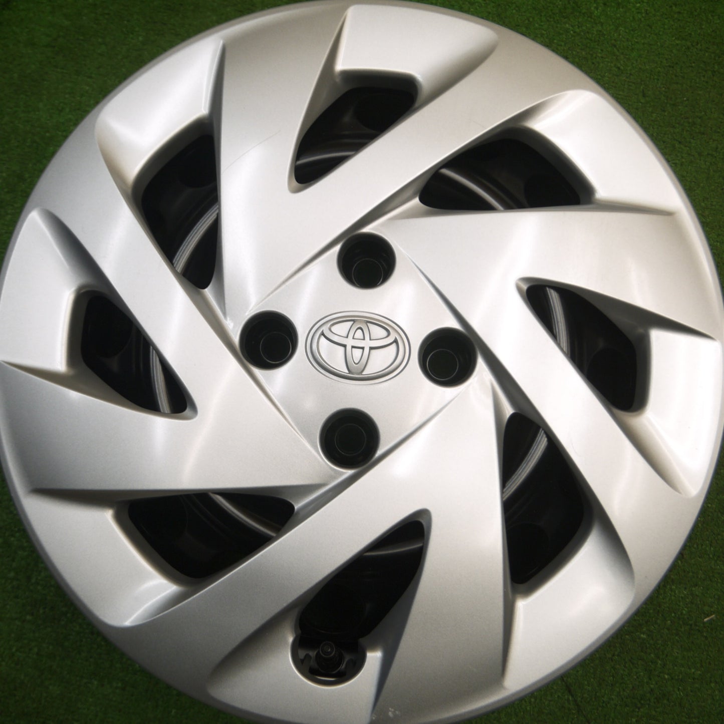 [送料無料] キレイ★トヨタ 10系 アクア 純正 スチール ホイール 15インチ 15×5.5J PCD100/4H★4122710Hホ