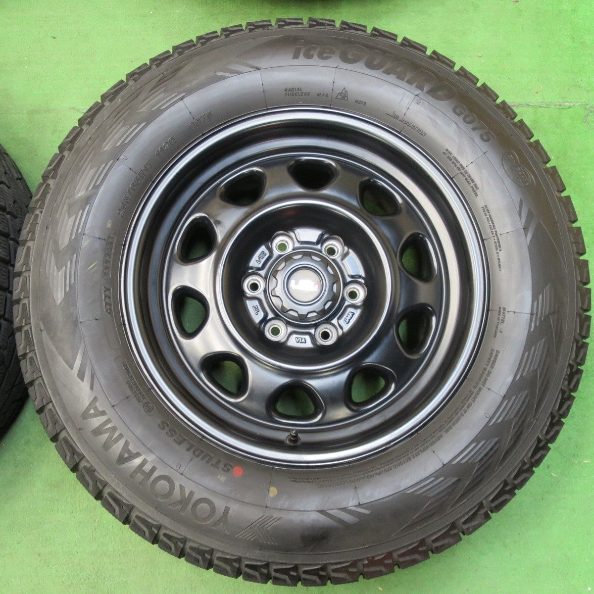 バリ溝！21年！キレイ！9.5分★LEHRMEISTER GEAR 265/65R17 スタッドレス ヨコハマ アイスガード G075 レアマイスター 17インチ PCD139.7/6H★5010615イス