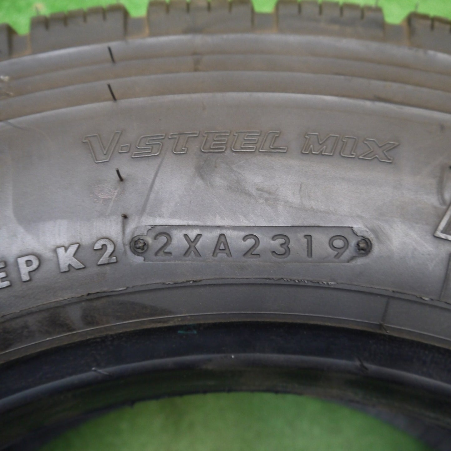 ほぼ未使用！新車外し！1本★トラック タイヤ 215/70R17.5 123/121J ブリヂストン M800 ミックス オールシーズン 17.5インチ★6070804KKスタ